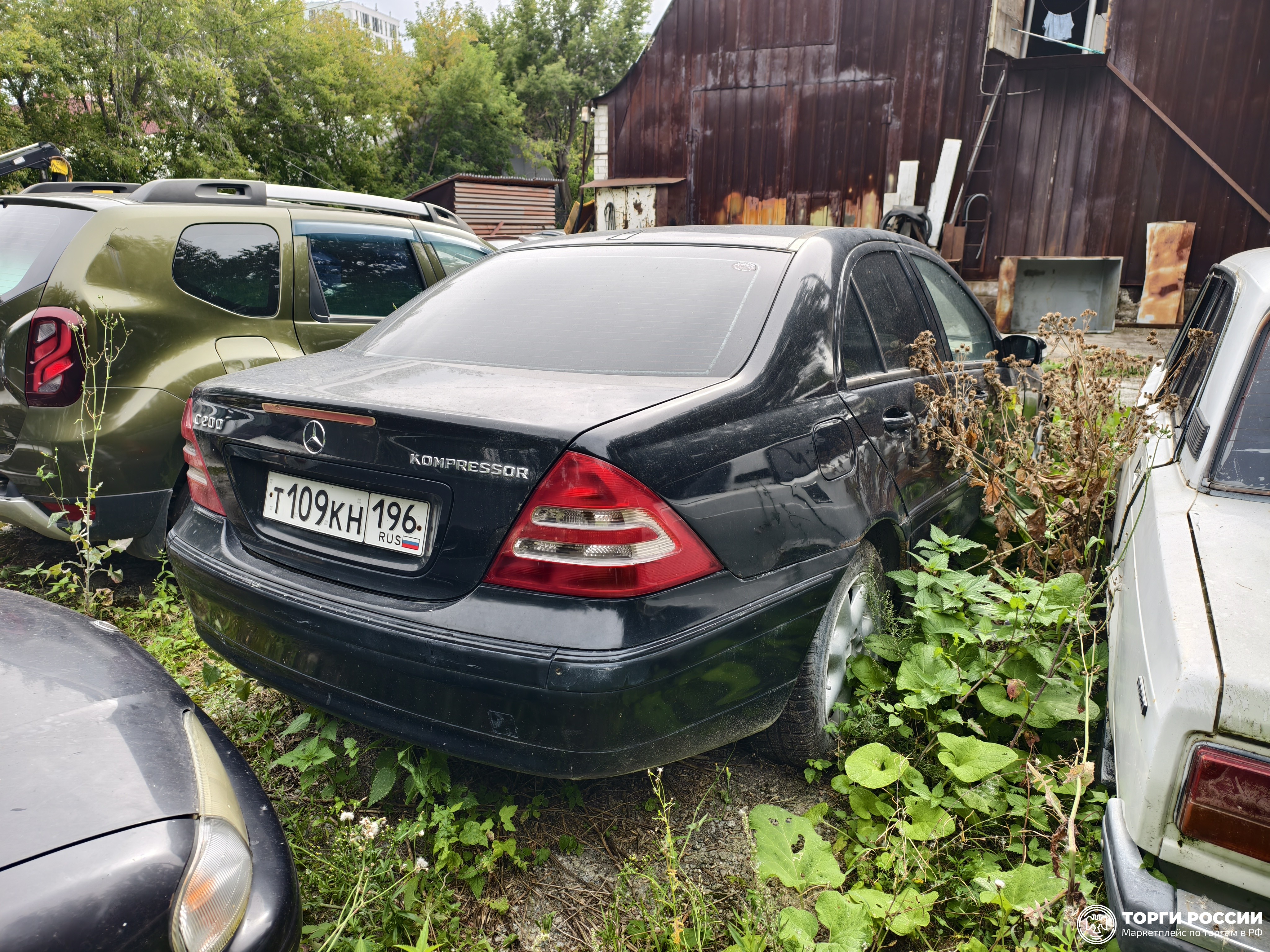 Автомобиль MERSEDES_BENZ C240, г.р.з. Т109КН196, 2000 г.в., черного цвета, VIN W