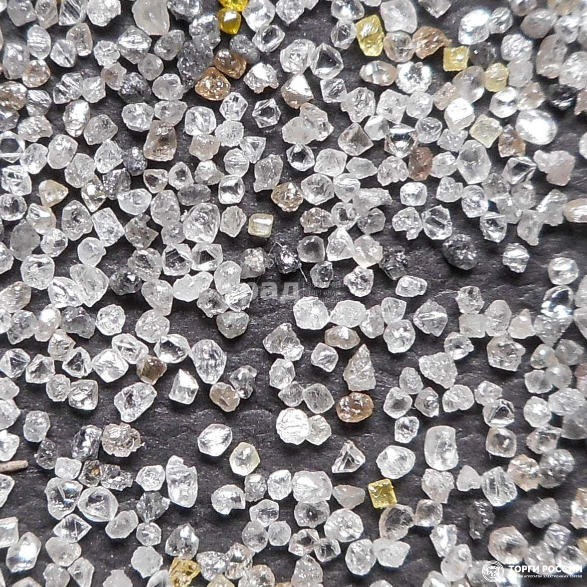 Природные бриллианты купить. Сырье Алмазы. Алмазы россыпь. Технические Алмазы. Неограненный Алмаз.