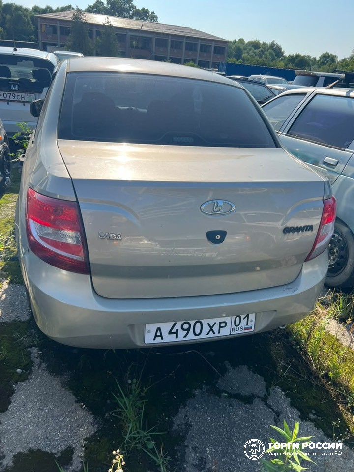 Автомобиль ВАЗ 219010, г.н А490ХР01, 2013 г.в., серо-бежевого цвета, VIN XTA2190