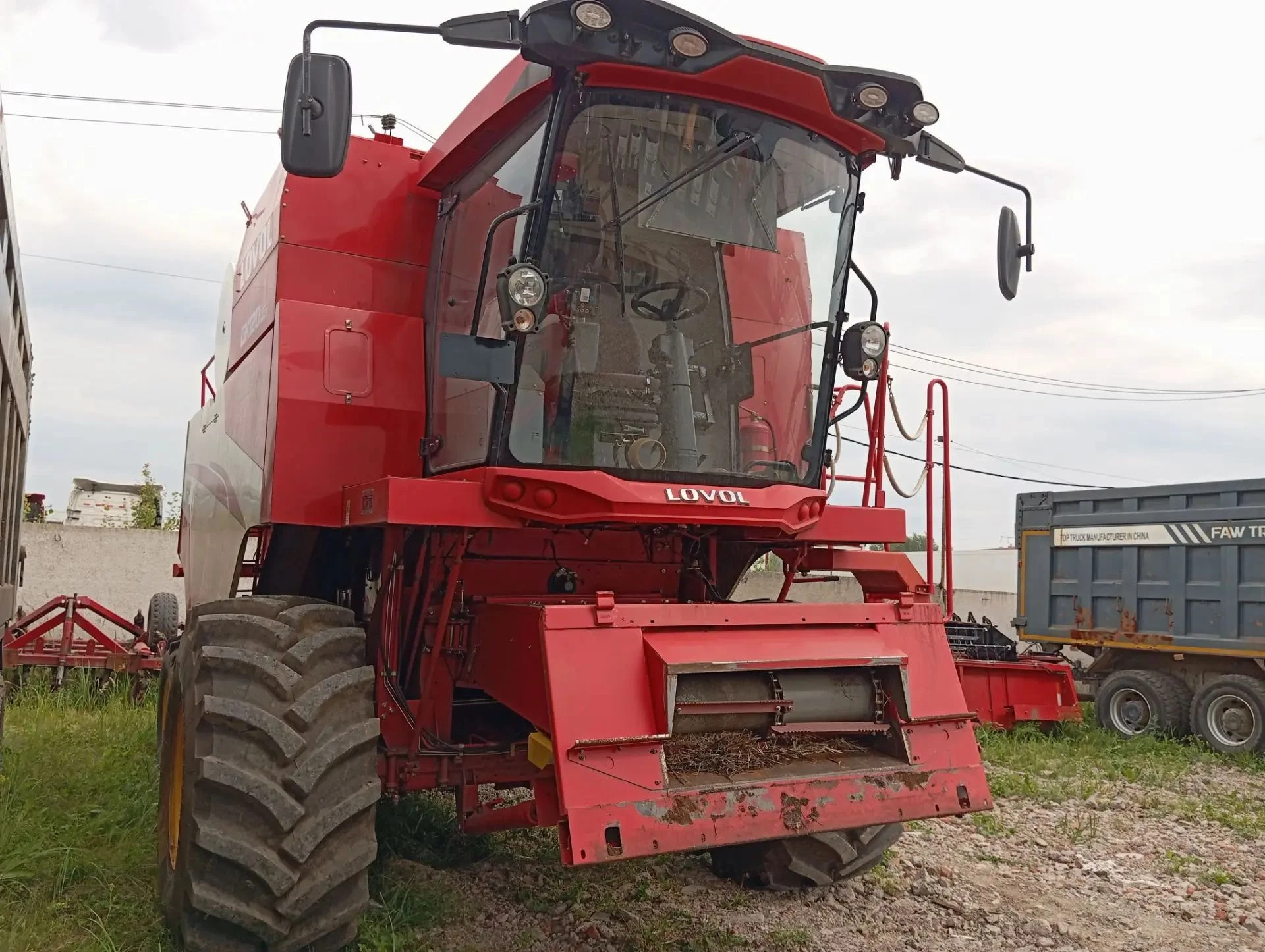 Зерноуборочный комбайн LOVOL 4LZ-12K