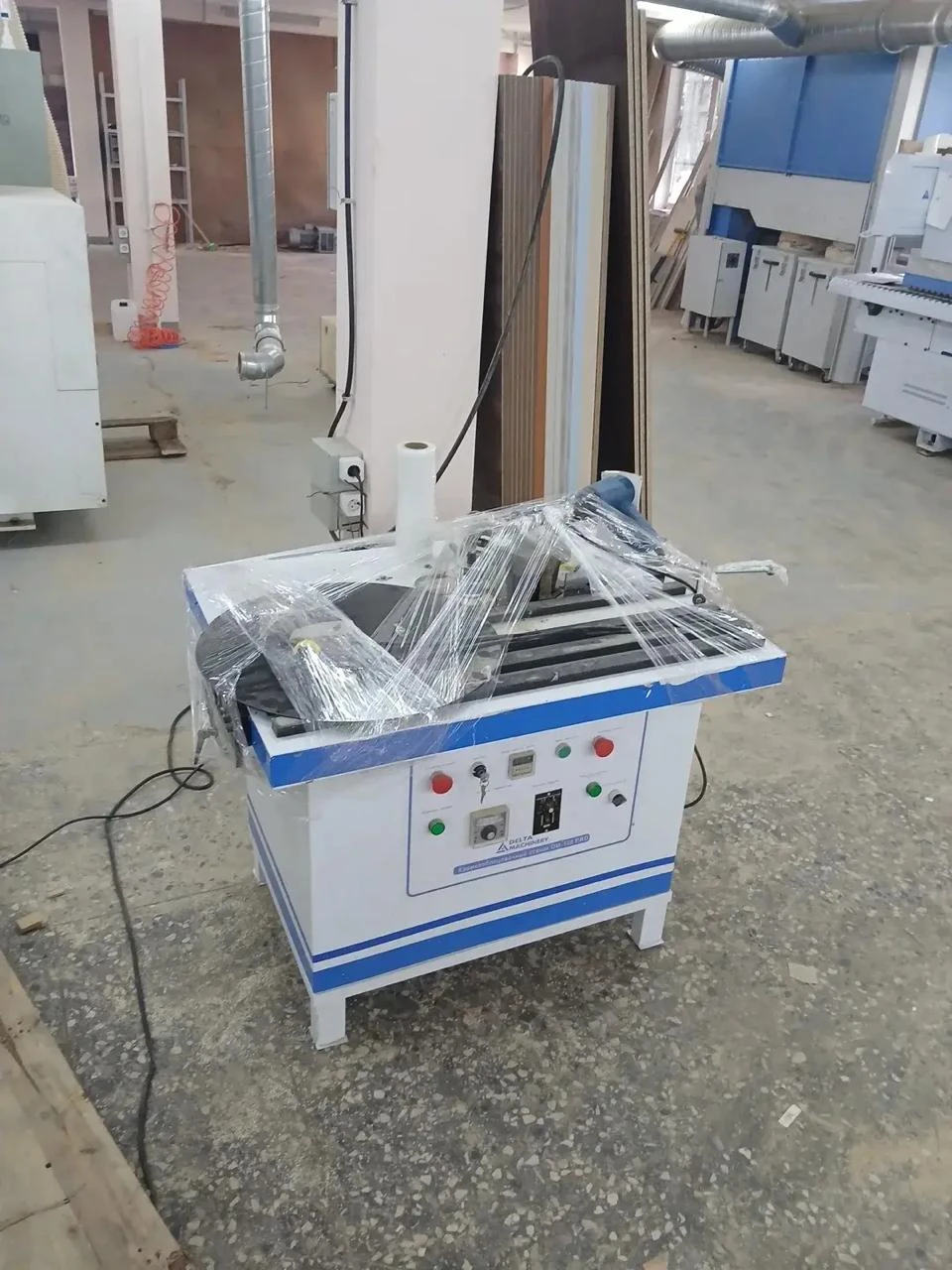 Кромкооблицовочный станок DELTAMACHINERY DM-108 PRO