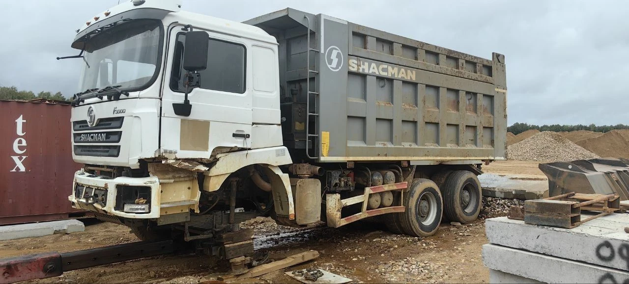 Самосвал SHACMAN SX3258DT384C