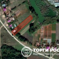 Земельный участок и жилой дом в Краснодарском крае, размер доли: 1/4.