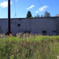 нежилое здание с земельным участком по адресу: Ярославская область, Первомайский район, с.Николо-Гора, д.8а