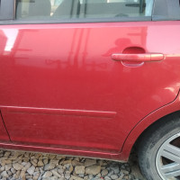 Задняя левая дверь