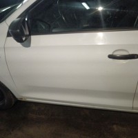 Передняя левая дверь