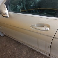 Передняя левая дверь