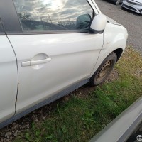 Передняя правая дверь