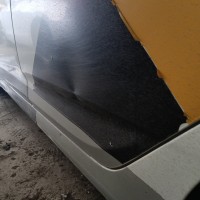 Задняя левая дверь