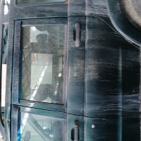 Задняя левая дверь