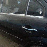 Задняя левая дверь