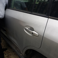 Задняя левая дверь