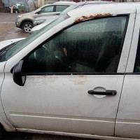 Передняя левая дверь