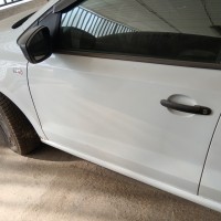 Передняя левая дверь