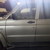 Передняя левая дверь