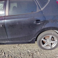 Задняя левая дверь