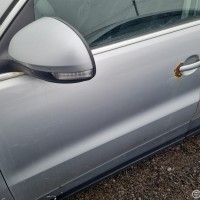 Передняя левая дверь