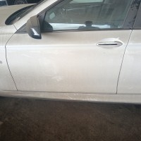 Передняя левая дверь