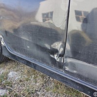 Задняя правая дверь