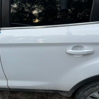 Задняя левая дверь