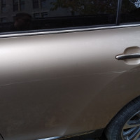 Задняя левая дверь