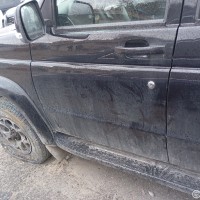 Передняя левая дверь