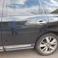 Задняя левая дверь