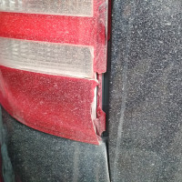 Левый задний фонарь