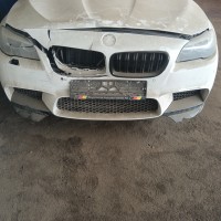 Передний бампер