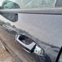 Передняя левая дверь