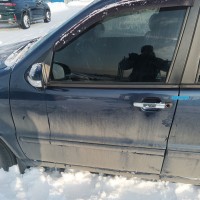 Передняя левая дверь