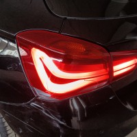 Левый задний фонарь