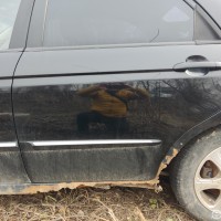 Задняя левая дверь