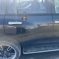 Задняя правая дверь