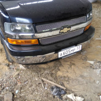 Передний бампер