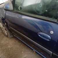 Передняя левая дверь