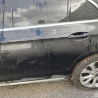 Задняя левая дверь