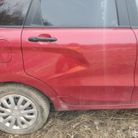 Задняя правая дверь