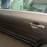 Задняя левая дверь