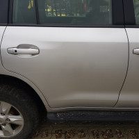 Задняя правая дверь