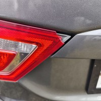 Левый задний фонарь