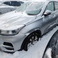 Переднее левое крыло