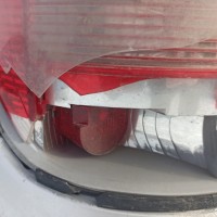 Левый задний фонарь