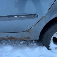 Задняя левая дверь