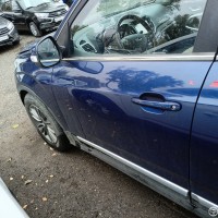 Передняя левая дверь