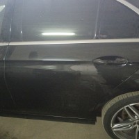 Задняя левая дверь