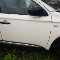 Передняя правая дверь