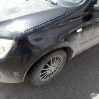 Переднее левое крыло