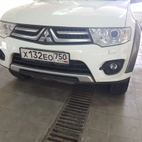 Передний бампер