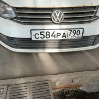 Передний бампер